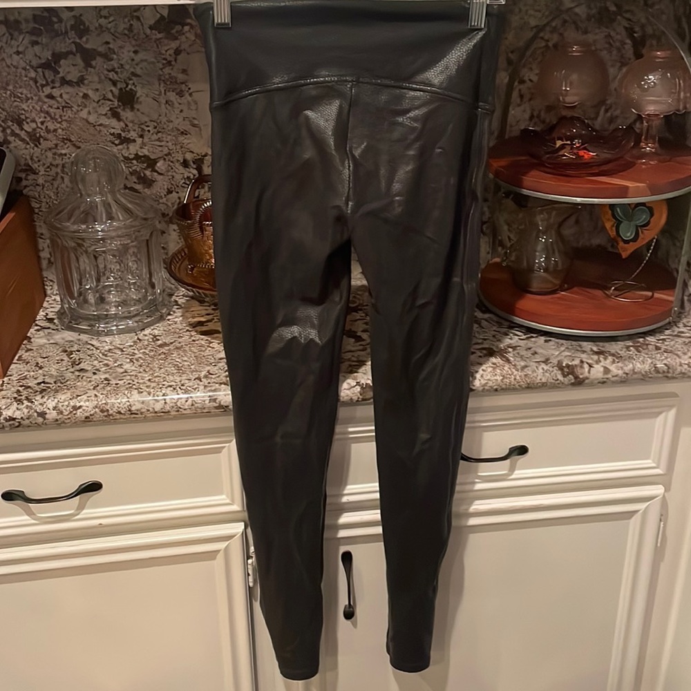 SPANX Faux Leather Pebbled Leggings - Picture 9 of 12